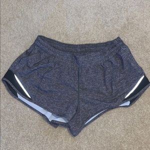 Lululemon hotty hot 2.5 shorts